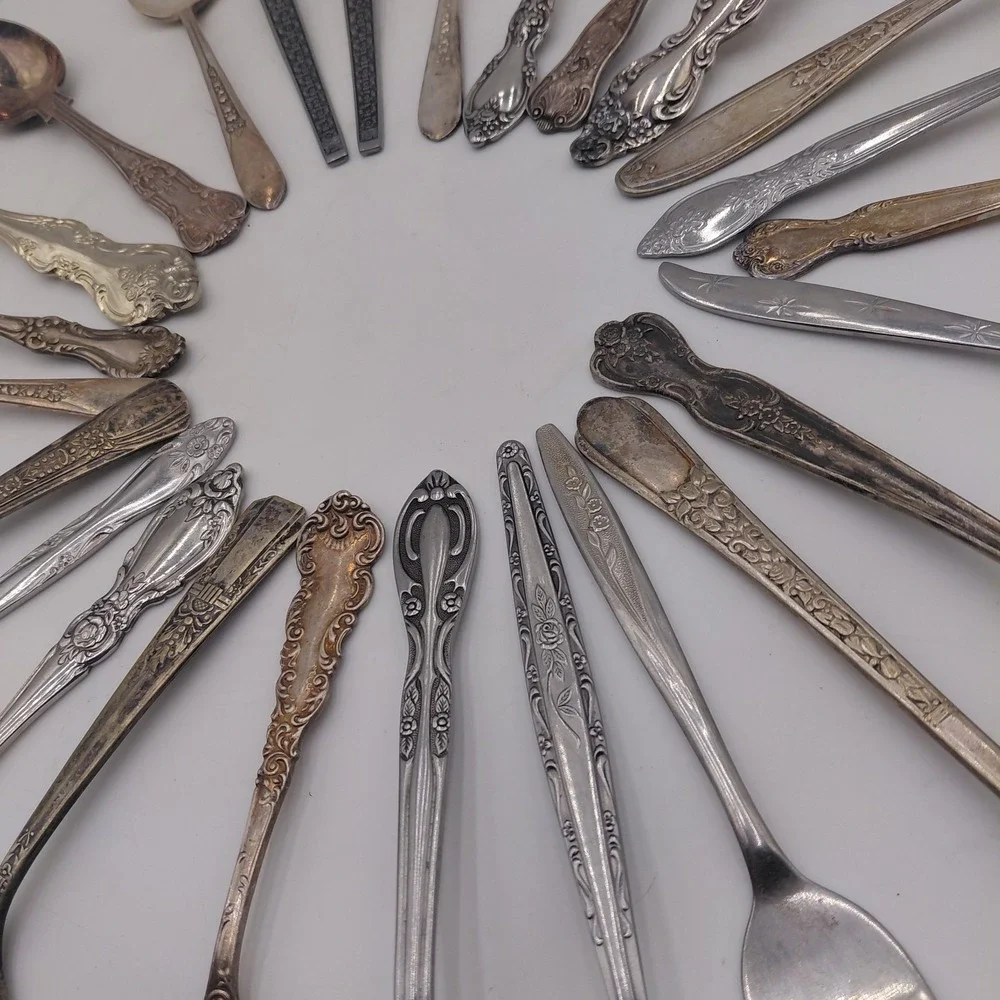 Vtg Flatware Mixed Lot 25 Ornate Fancy Patterns Silverware Jewelry Art Geometric